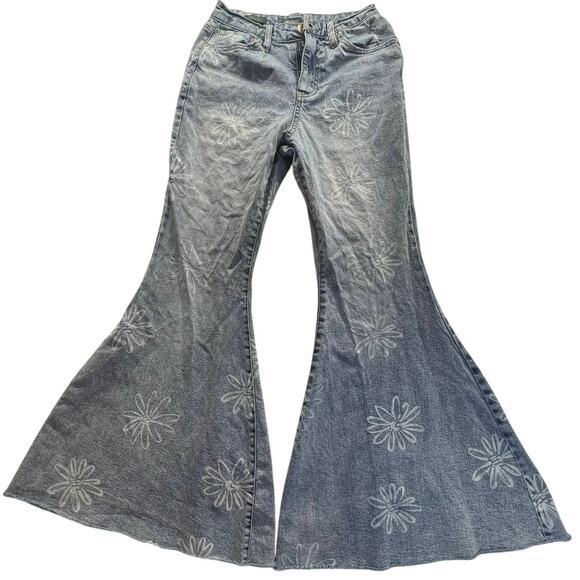 Wild Fable Denim - Wild Fable Women's Highest Rise Extreme Flare Jeans Daisy Floral Frayed Hem 00